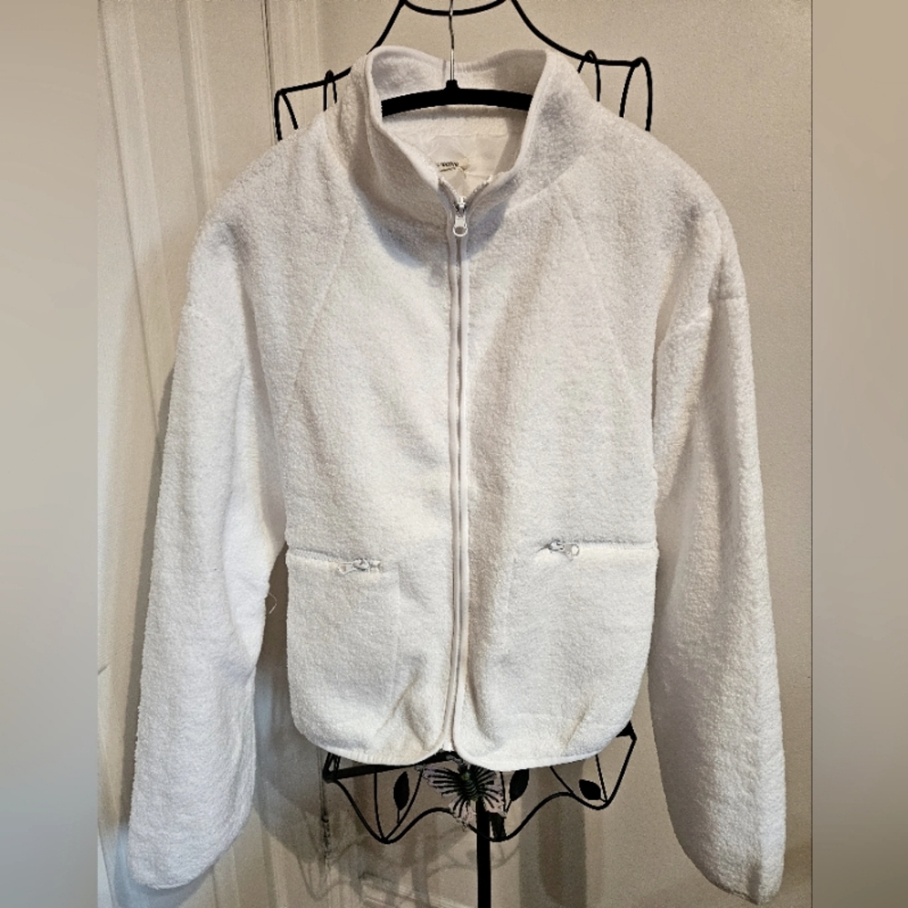 NWT plush zip vest‎